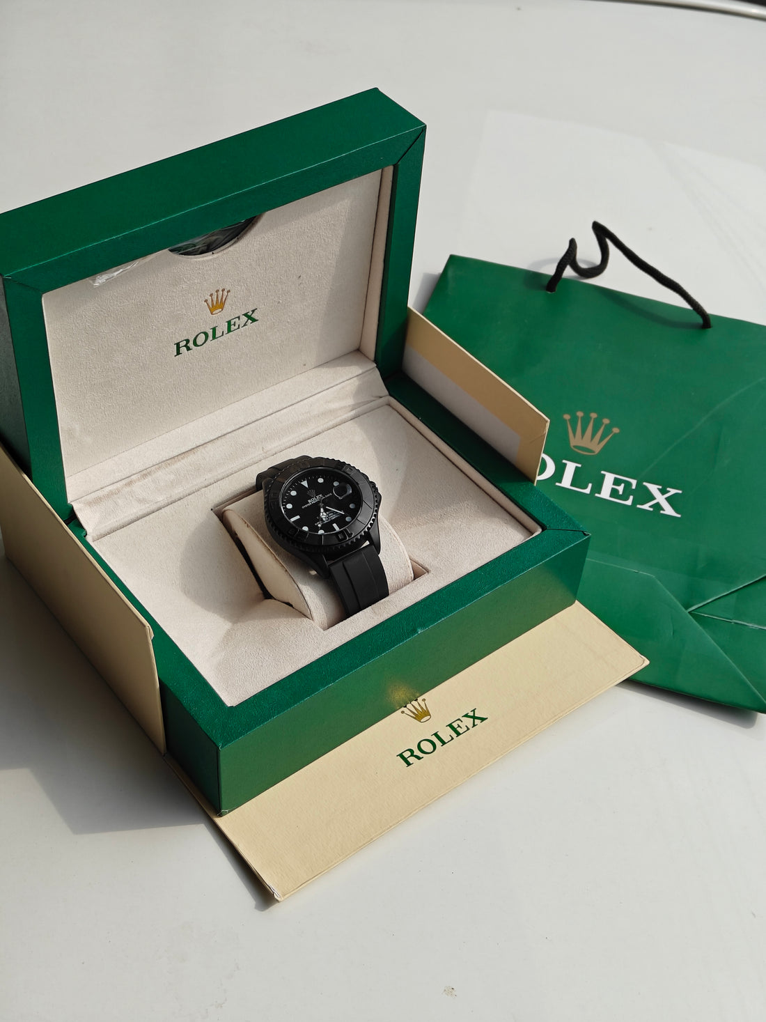 Roli yacht watch (box separate charges)